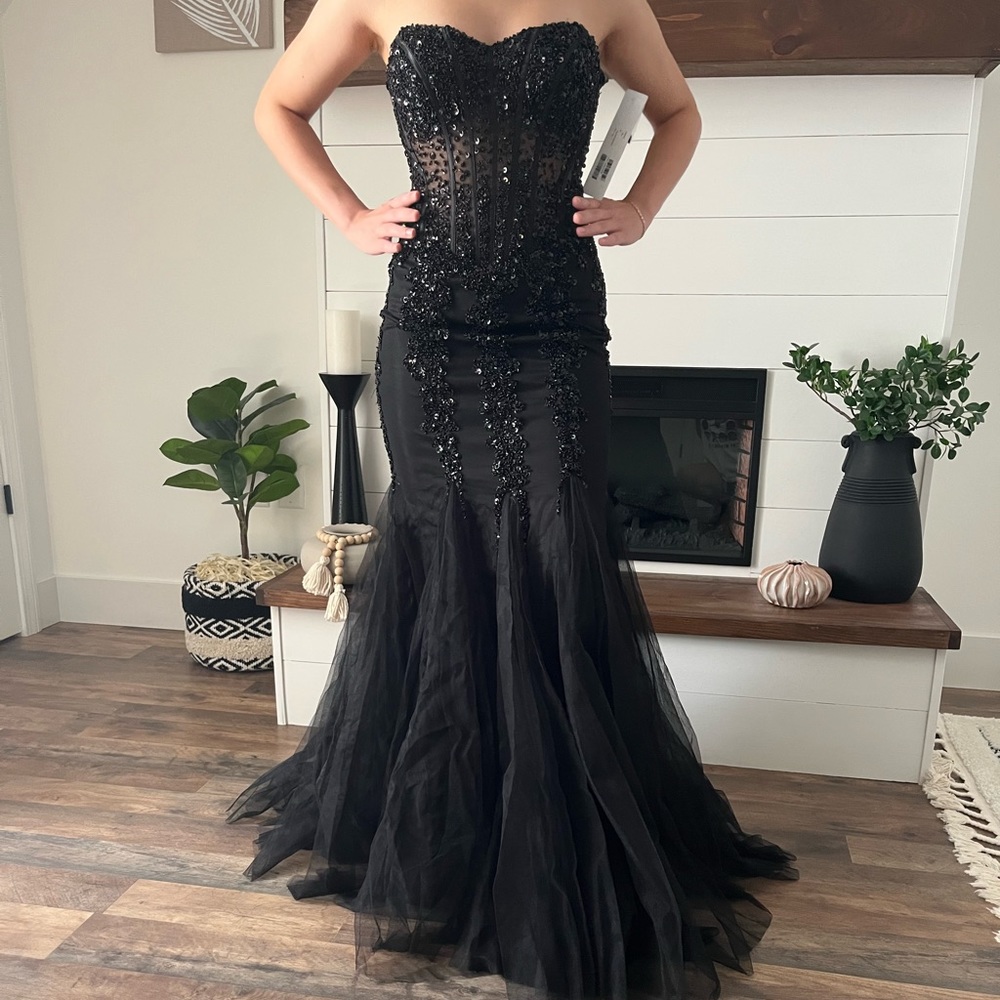JOVANI BRAND NEW WITH TAGS 5908